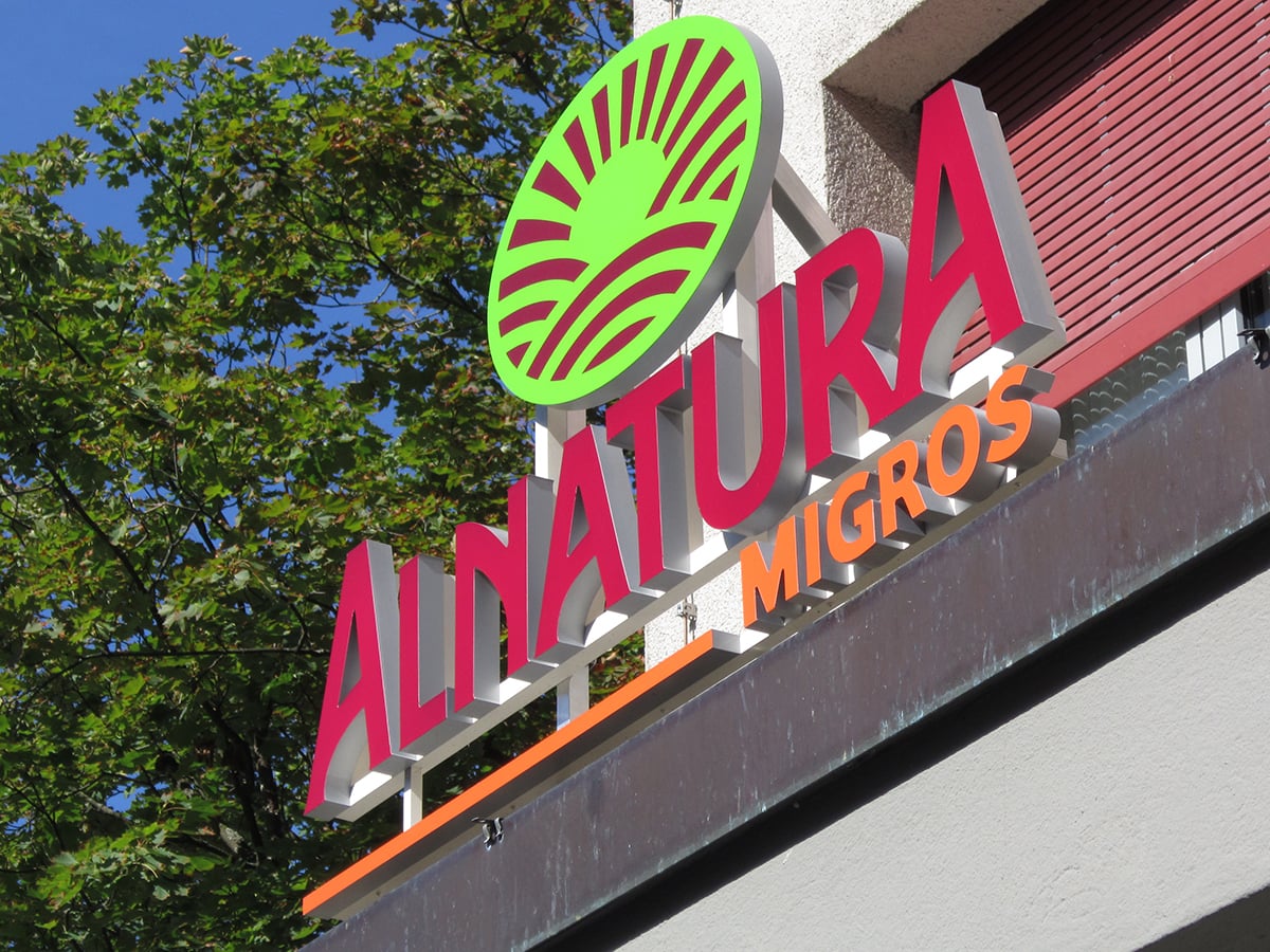 Neoprop Lichtwerbung Einzelbuchstaben Alnatura Migros Bio Supermarkt