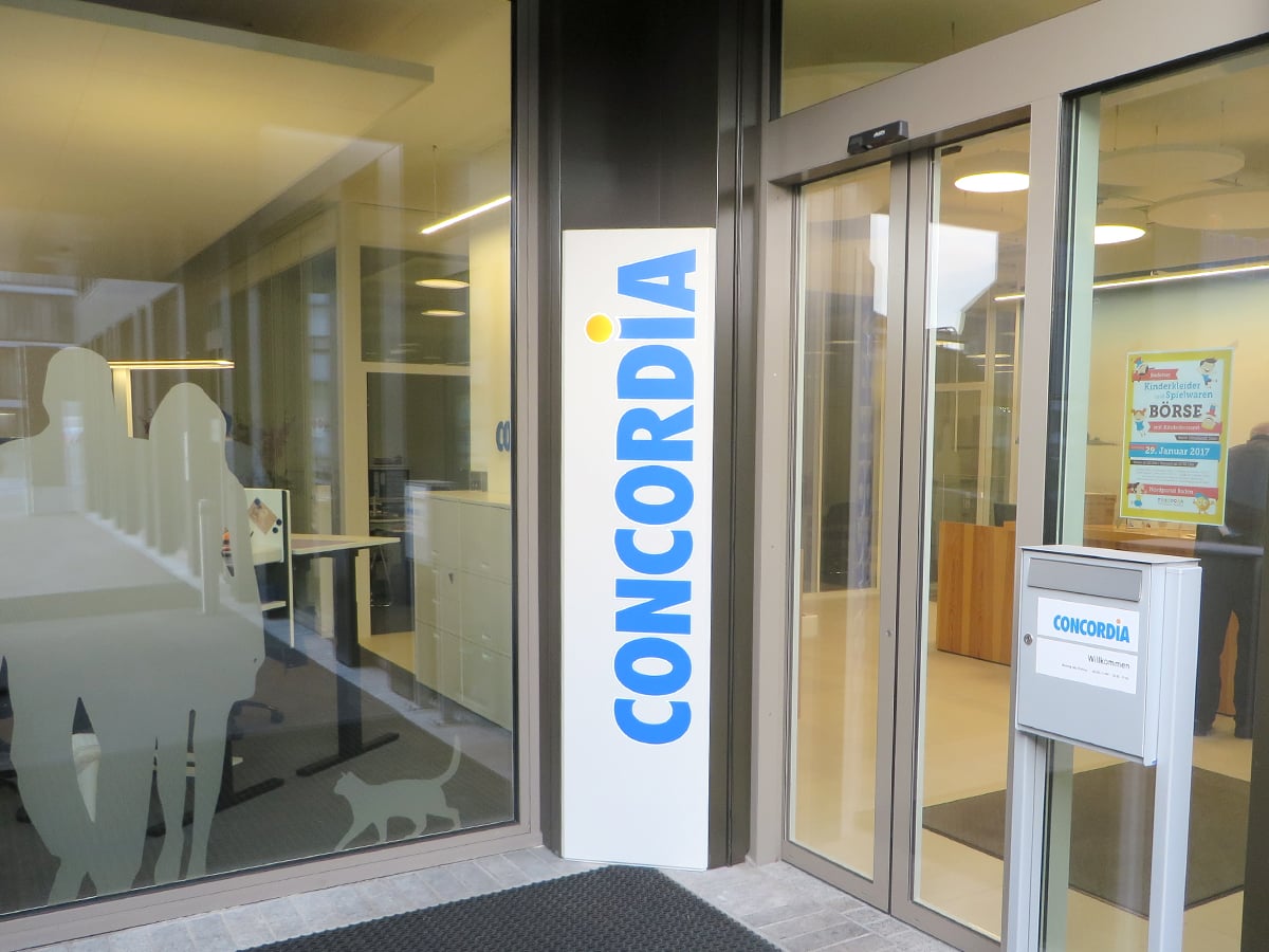 Neoprop Lichtwerbung Aussenbeschriftung Leuchtransparent Concordia