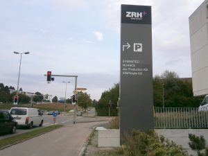 Neoprop Aussenbeschriftung ZRH+ Pylon
